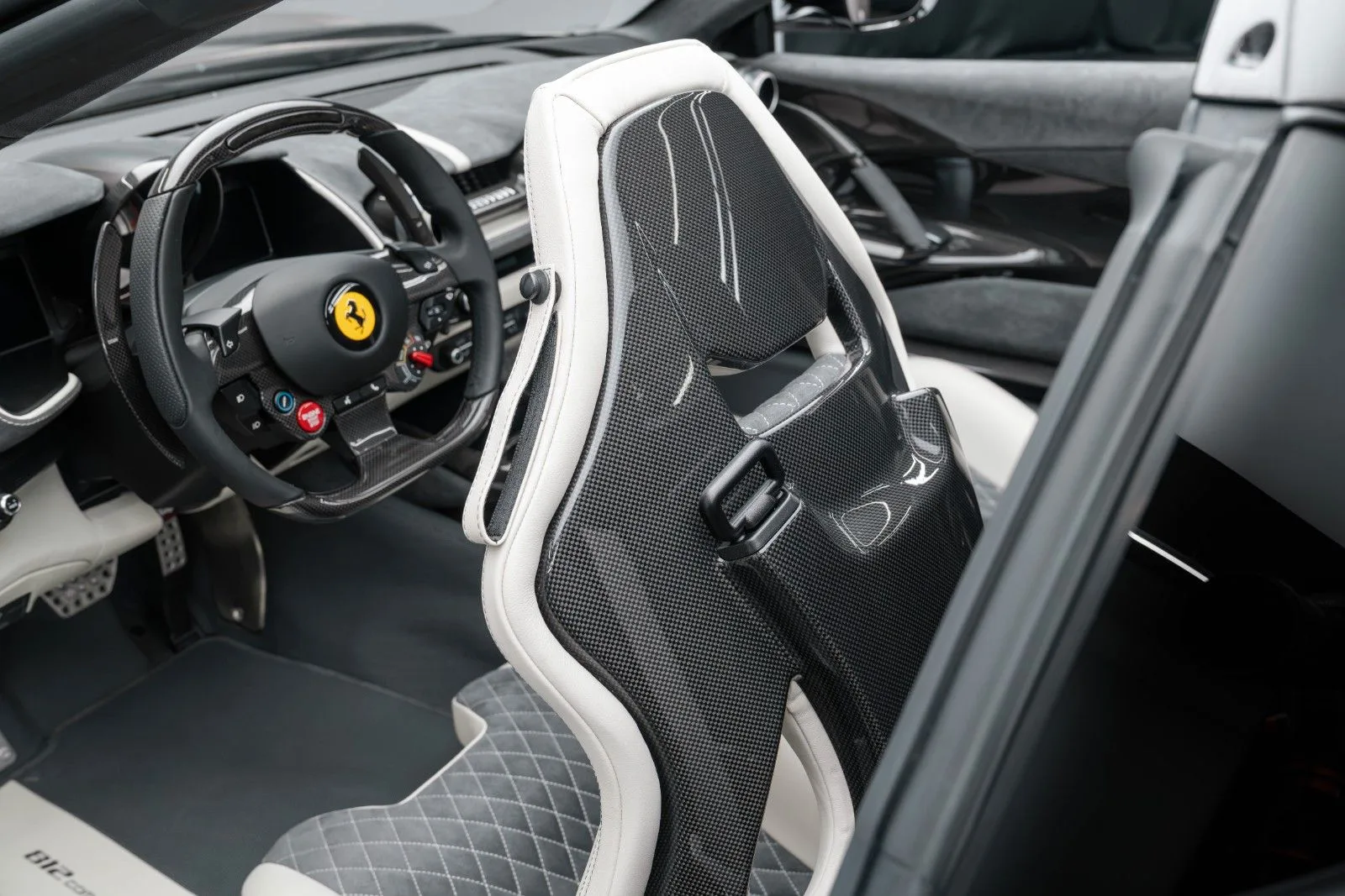 2023 Ferrari 812 Competizione A, 17/30