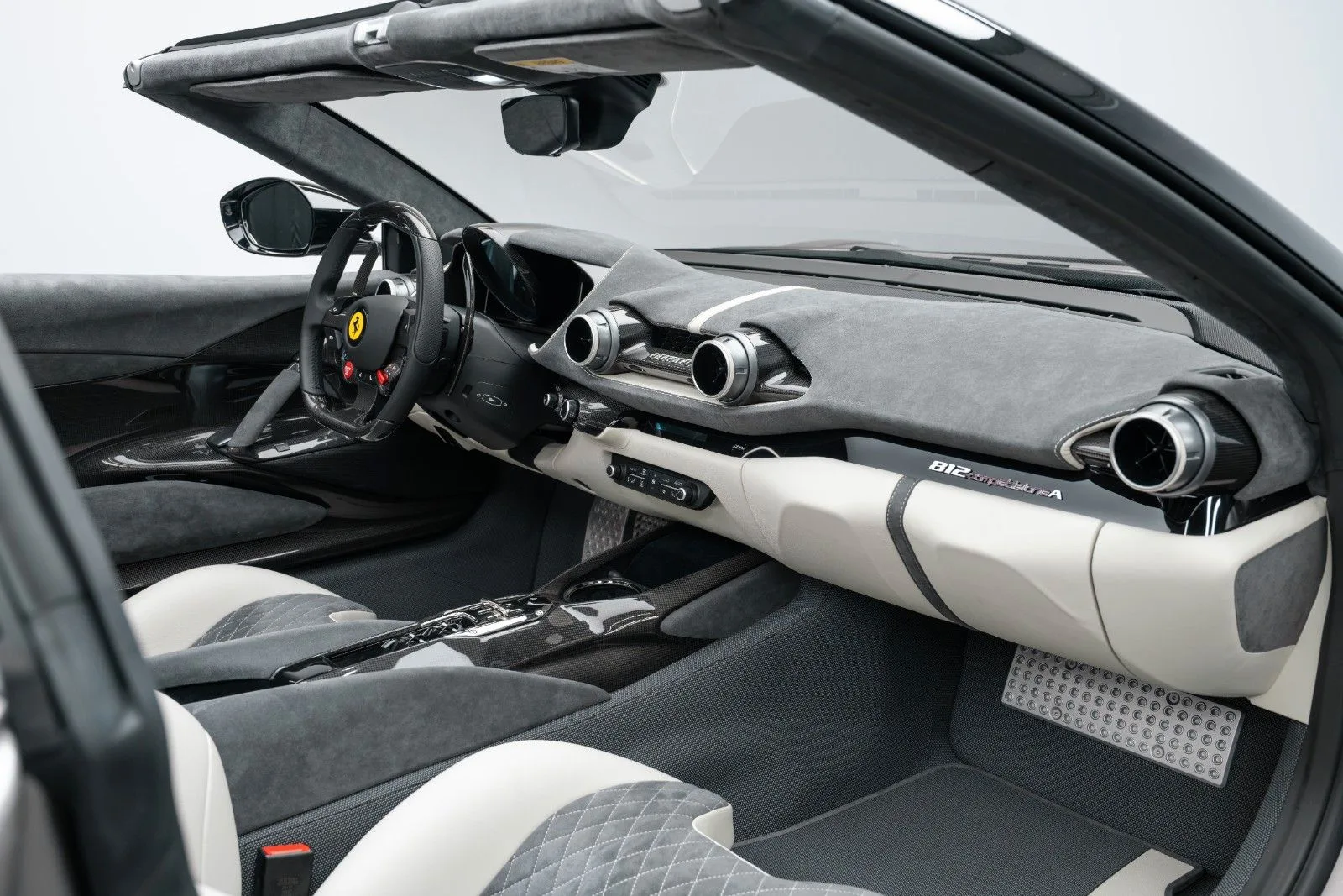 2023 Ferrari 812 Competizione A, 18/30