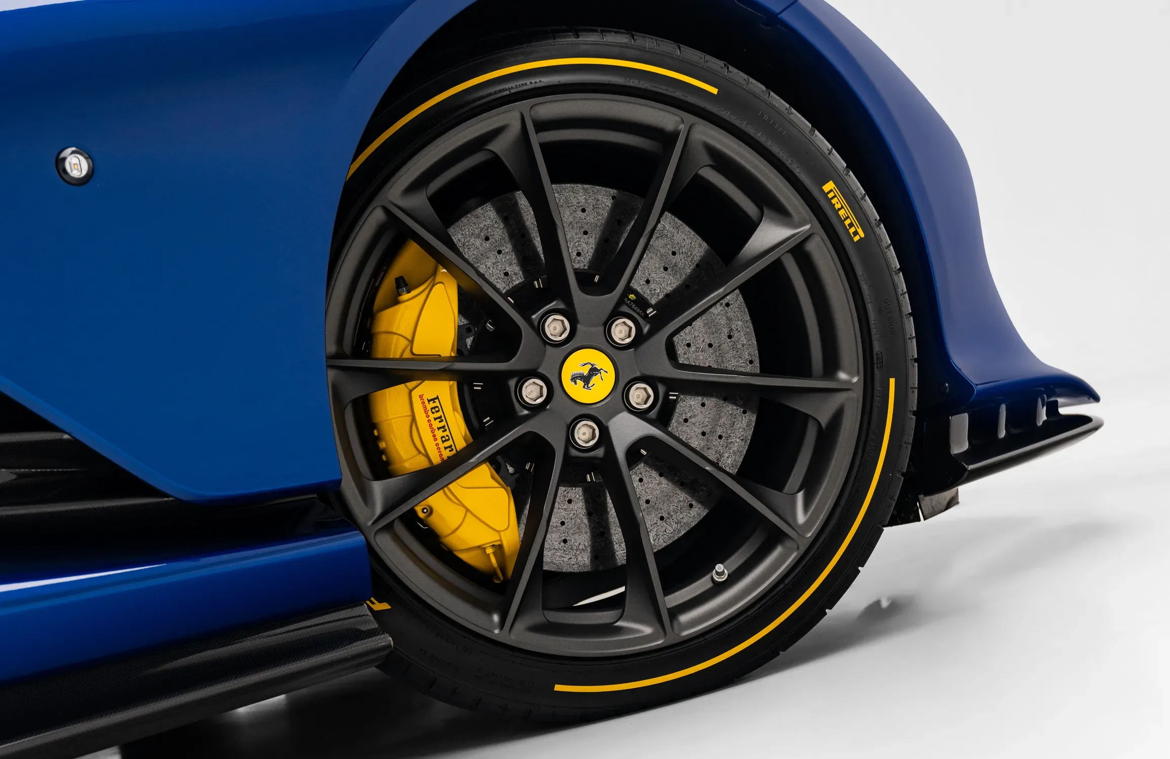 2023 Ferrari 812 Competizione A, 21/30