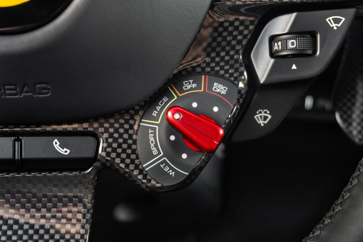 2023 Ferrari 812 Competizione angeboten von einem Supersportwagenhändler in Woerden, Niederlande, Foto 10 von 25