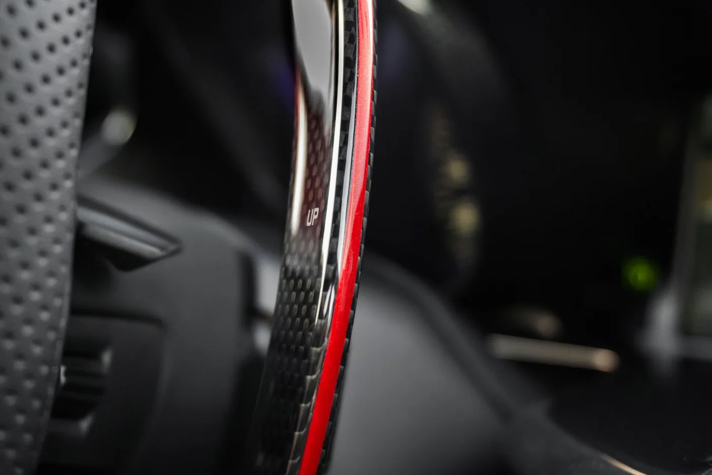 2023 Ferrari 812 Competizione angeboten von einem Supersportwagenhändler in Woerden, Niederlande, Foto 11 von 25