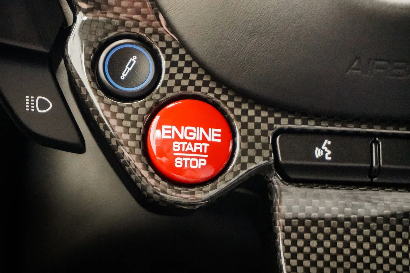2023 Ferrari 812 Competizione angeboten von einem Supersportwagenhändler in Woerden, Niederlande, Foto 16 von 25