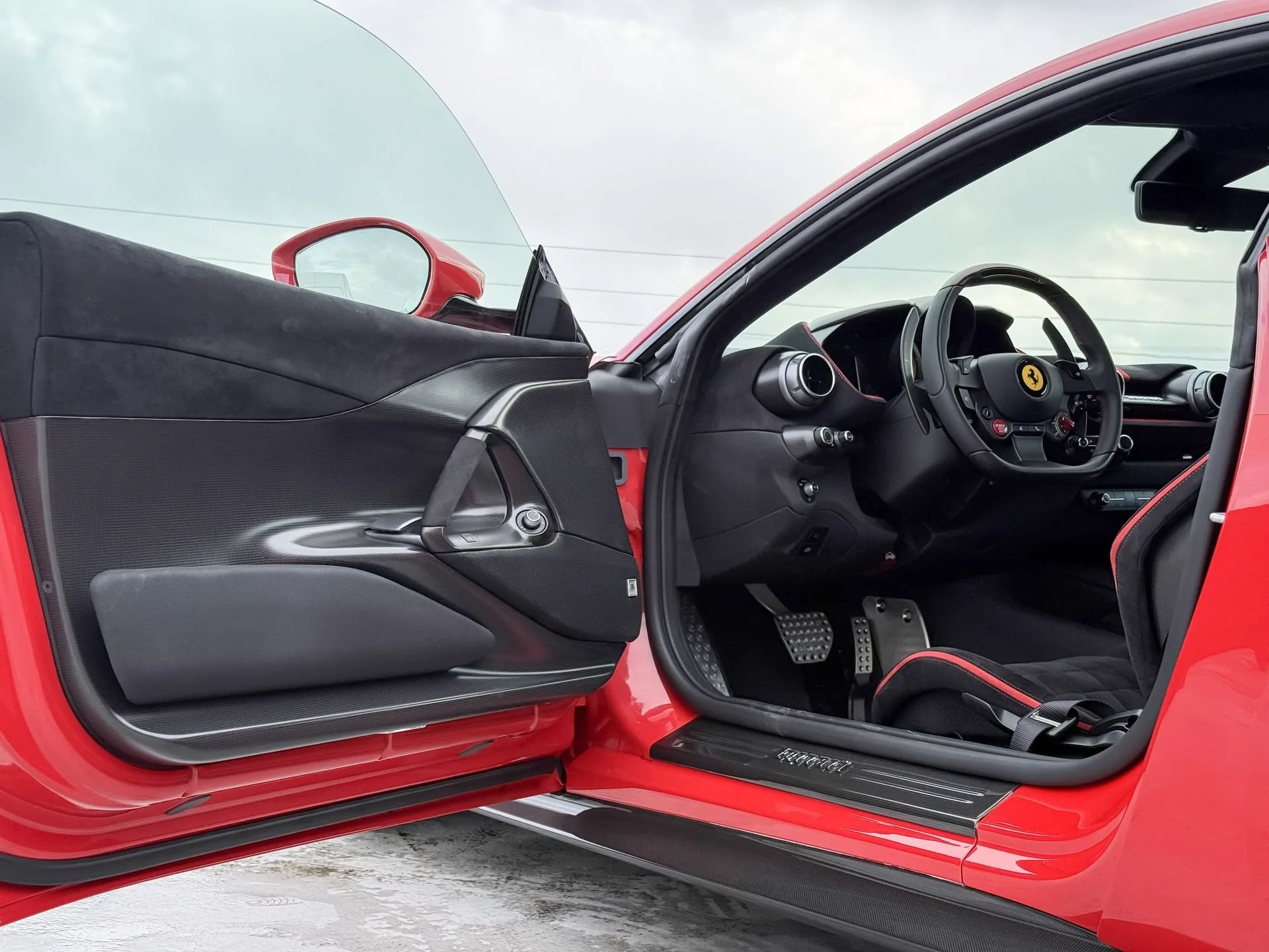 2023 Ferrari 812 Competizione, 9/22