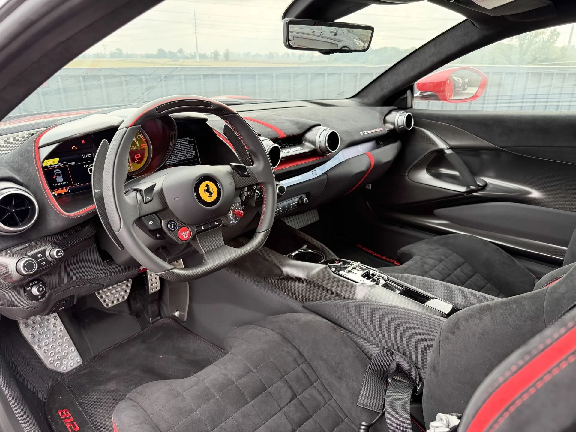 2023 Ferrari 812 Competizione, 11/22
