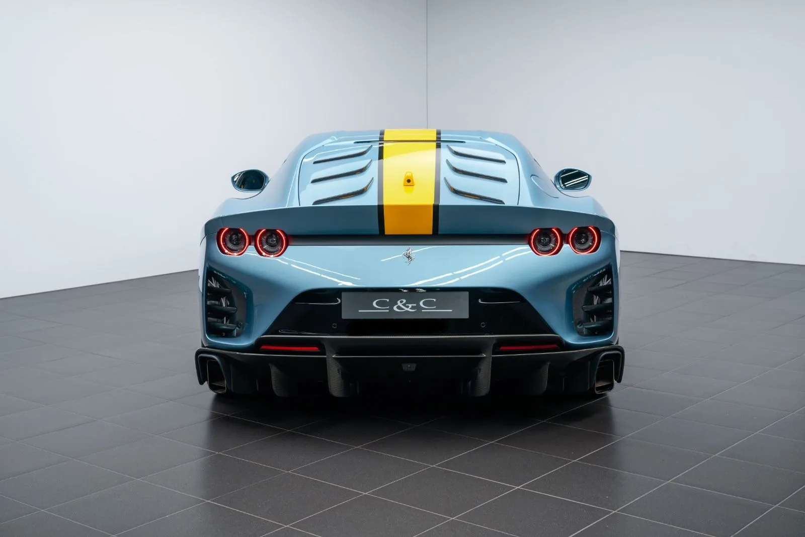2023 Ferrari 812 Competizione, 3/30