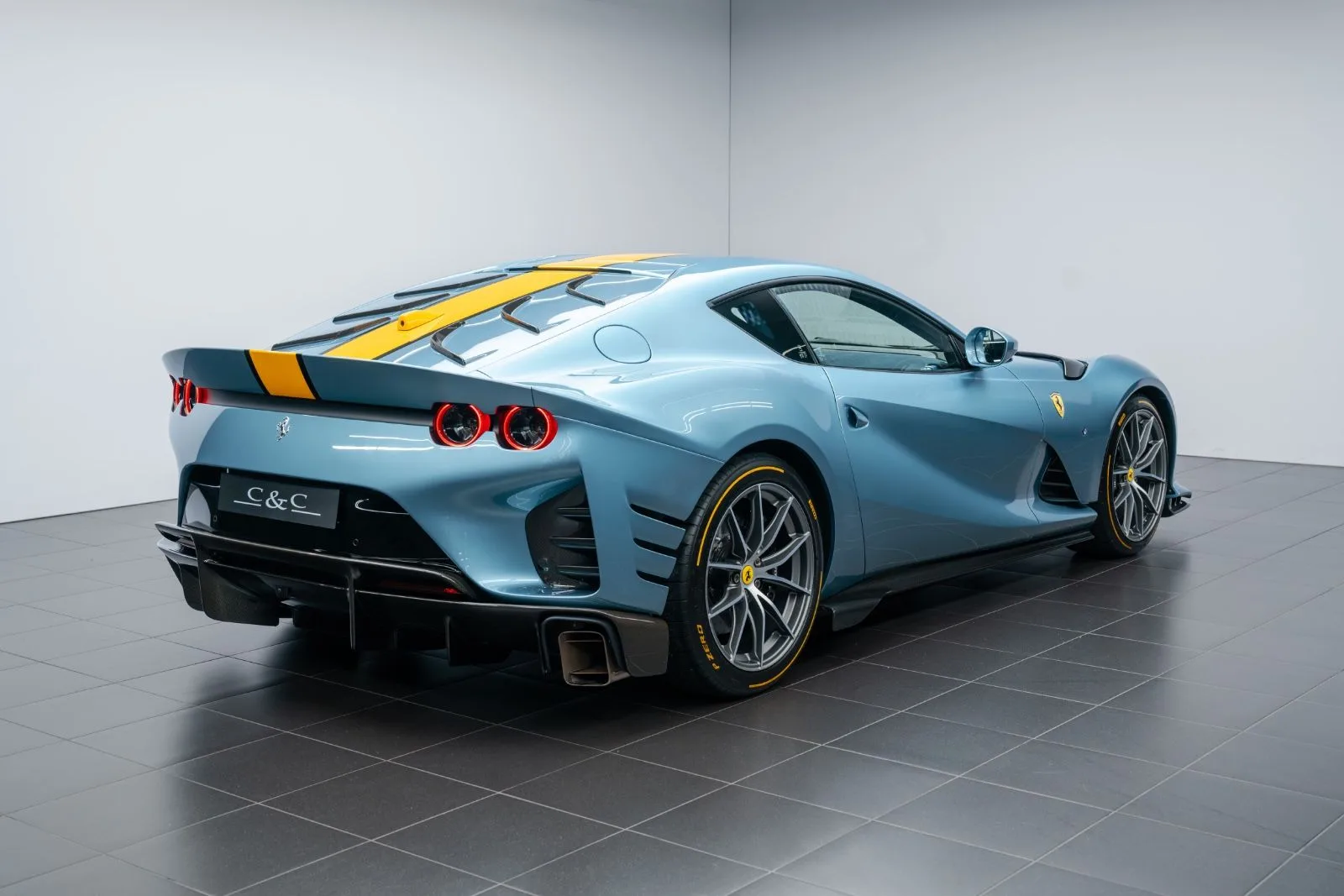 2023 Ferrari 812 Competizione, 4/30