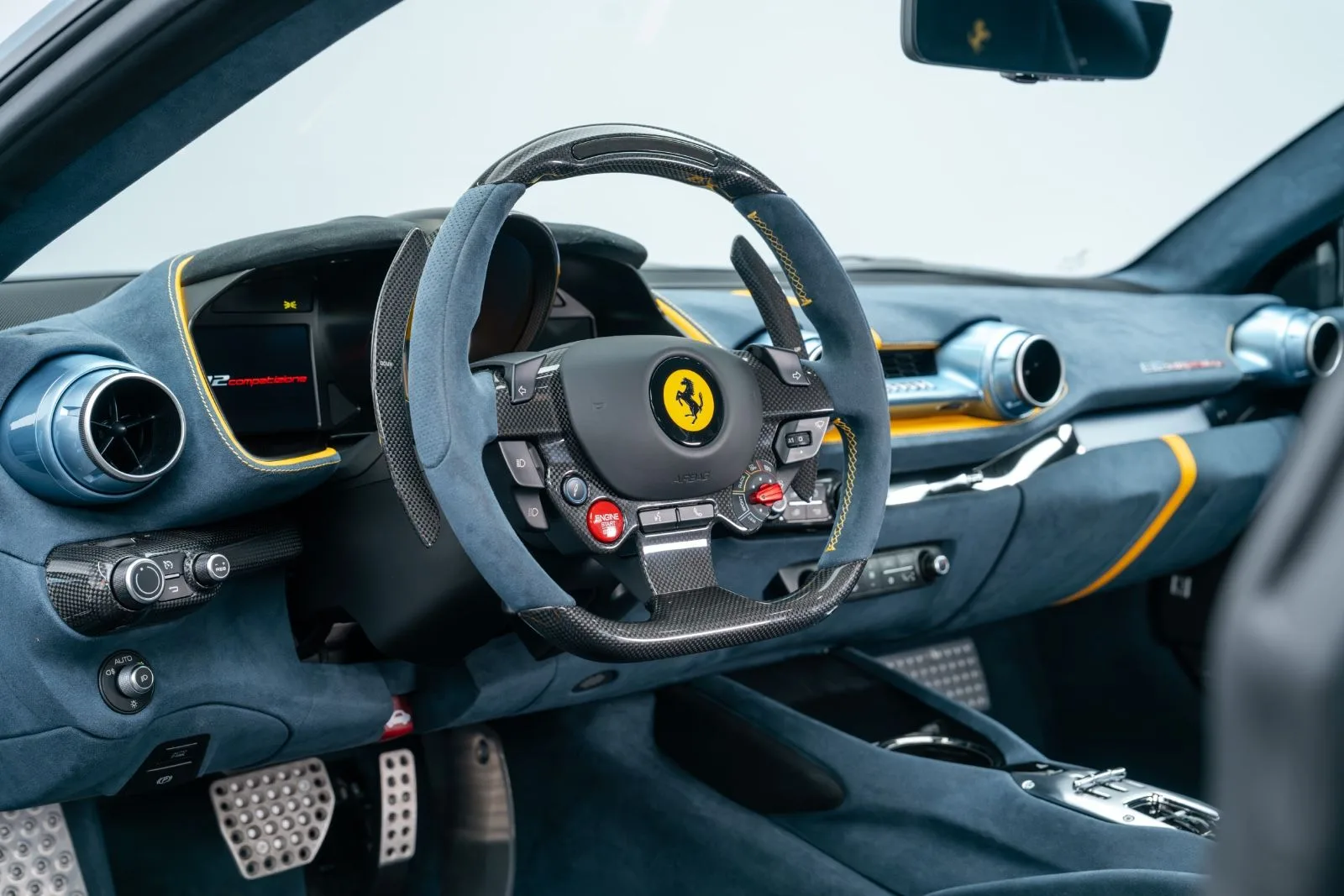2023 Ferrari 812 Competizione, 17/30