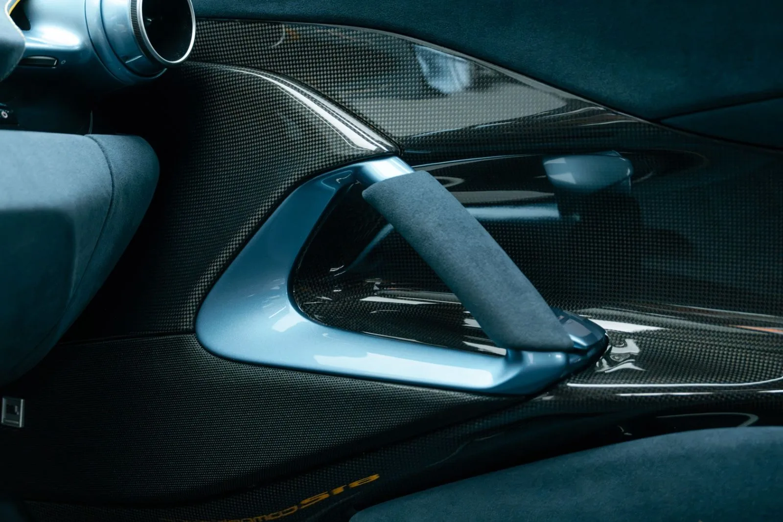 2023 Ferrari 812 Competizione, 22/30