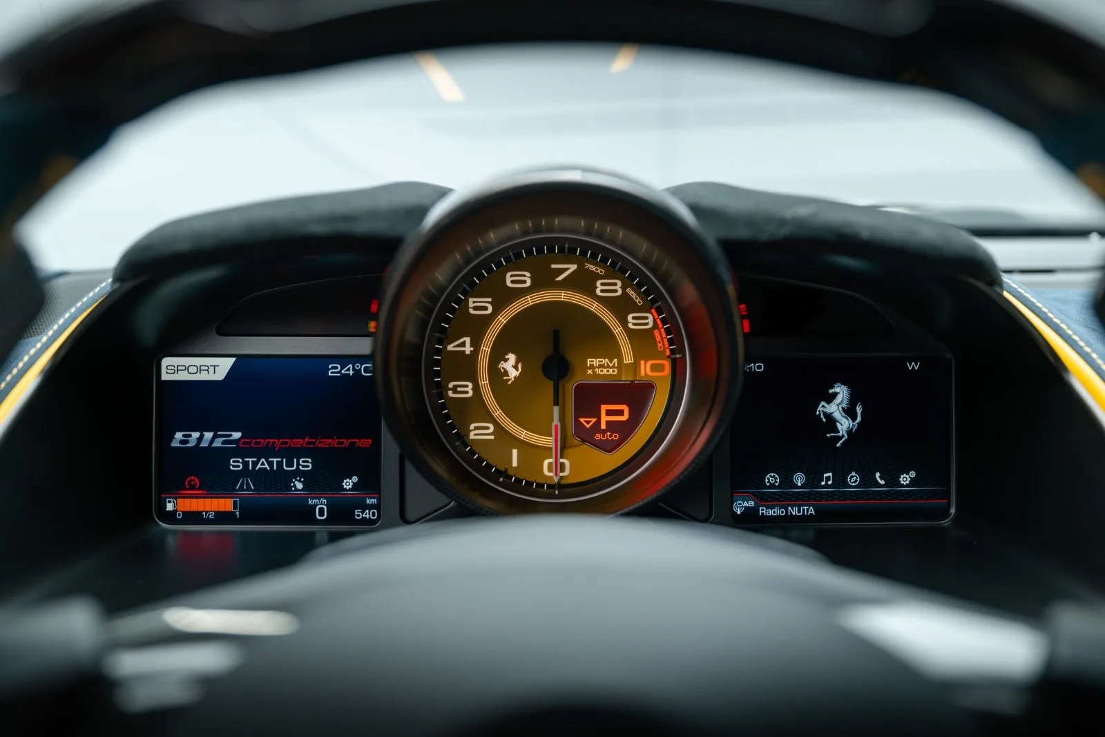 2023 Ferrari 812 Competizione, 25/30