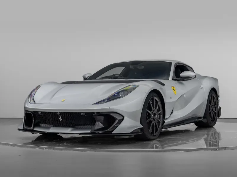 2023 Ferrari 812 Competizione, 6/30