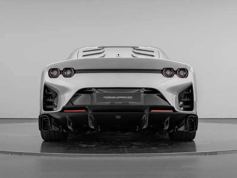 2023 Ferrari 812 Competizione, 8/30