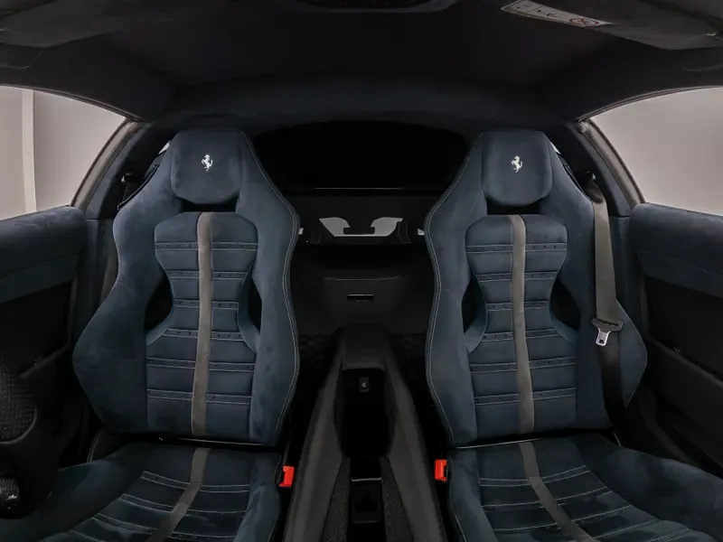 2023 Ferrari 812 Competizione, 10/30
