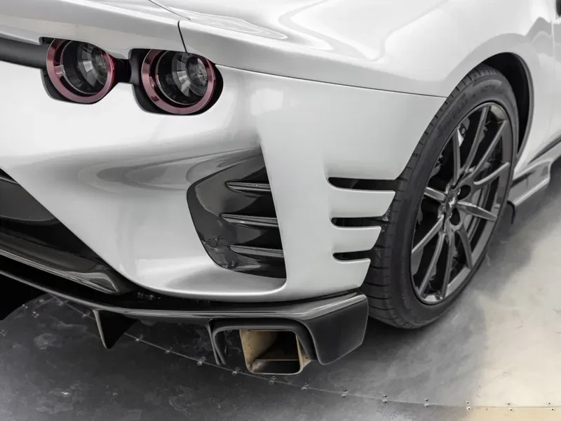 2023 Ferrari 812 Competizione, 16/30