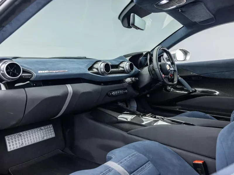 2023 Ferrari 812 Competizione, 24/30