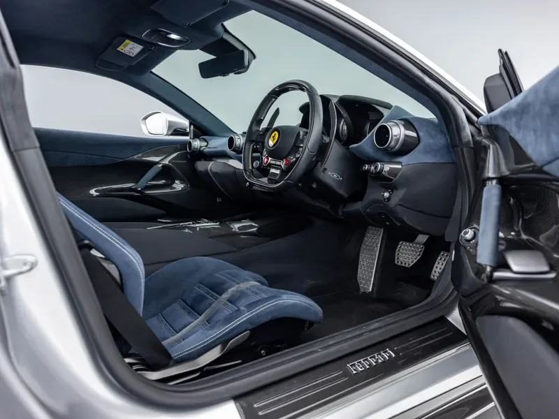 2023 Ferrari 812 Competizione, 25/30