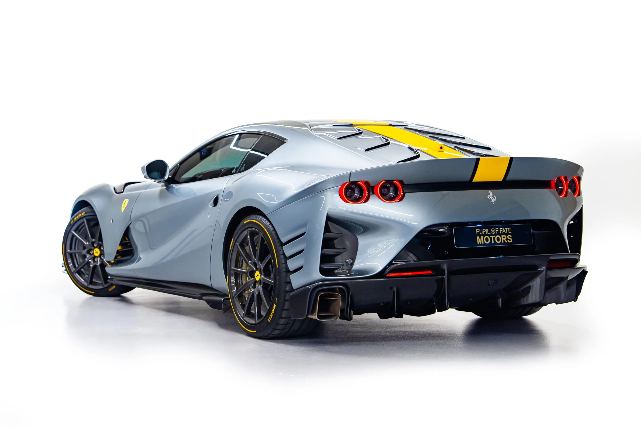 2023 Ferrari 812 Competizione, 6/20