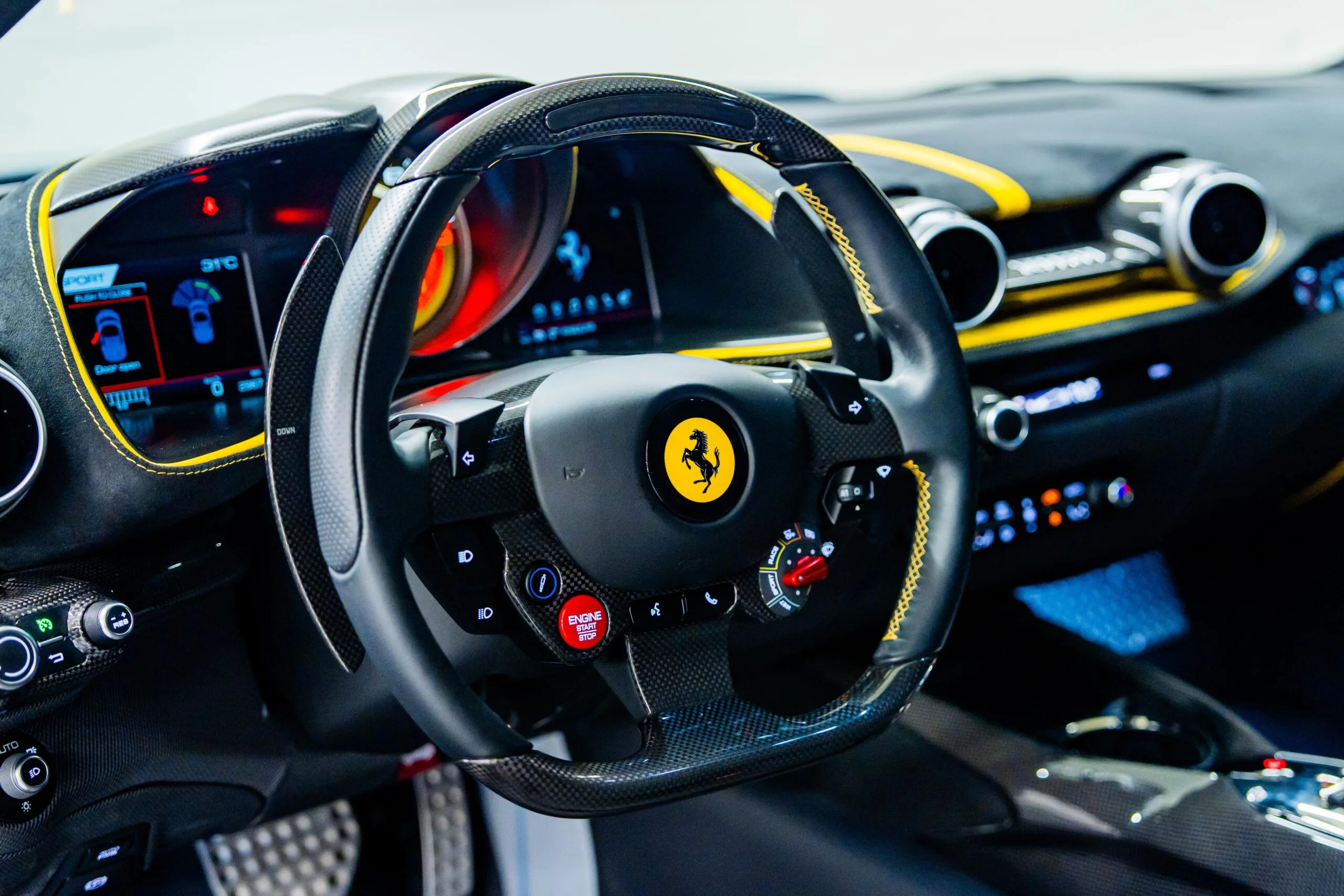 2023 Ferrari 812 Competizione, 10/20