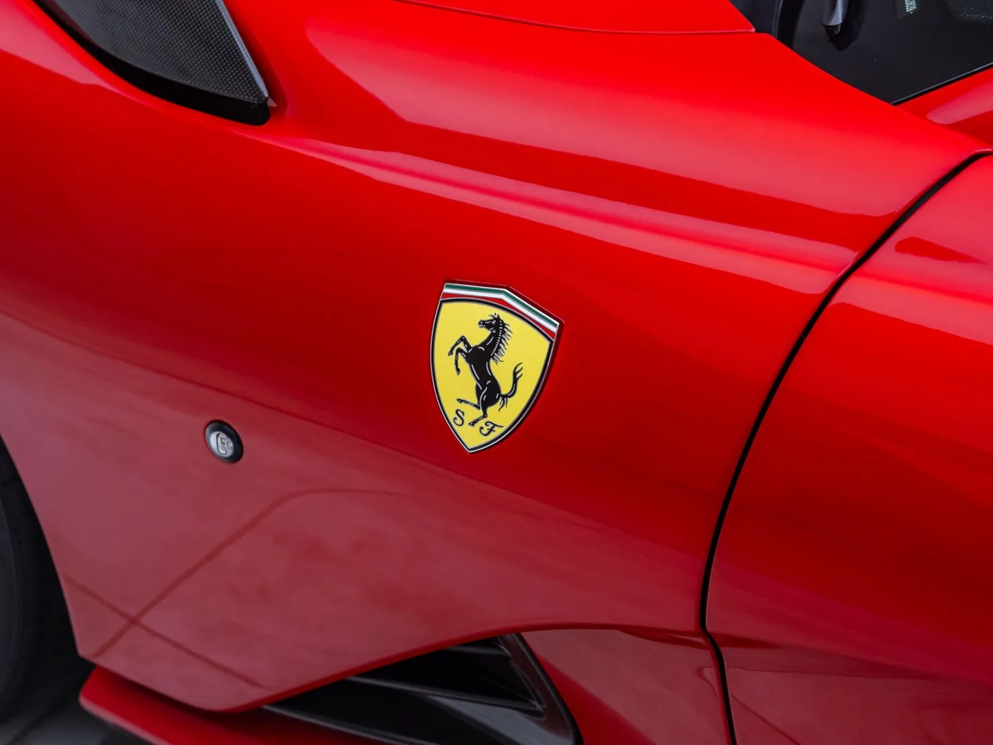 2023 Ferrari 812 Competizione, 5/30