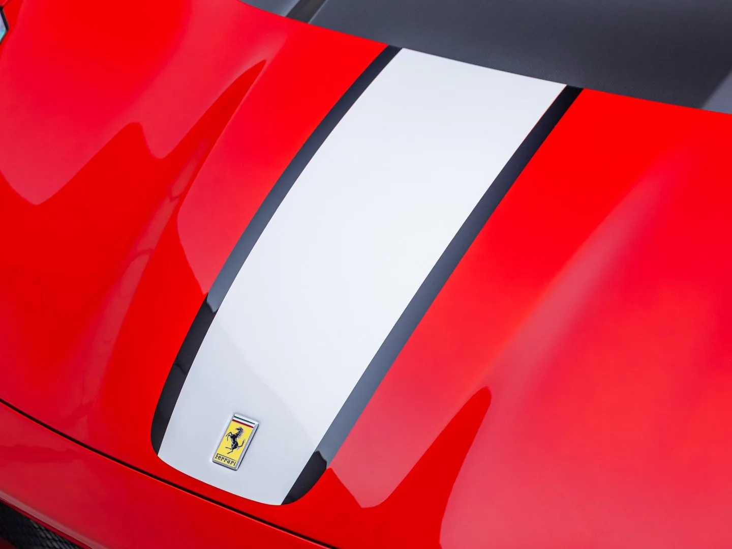 2023 Ferrari 812 Competizione, 10/30