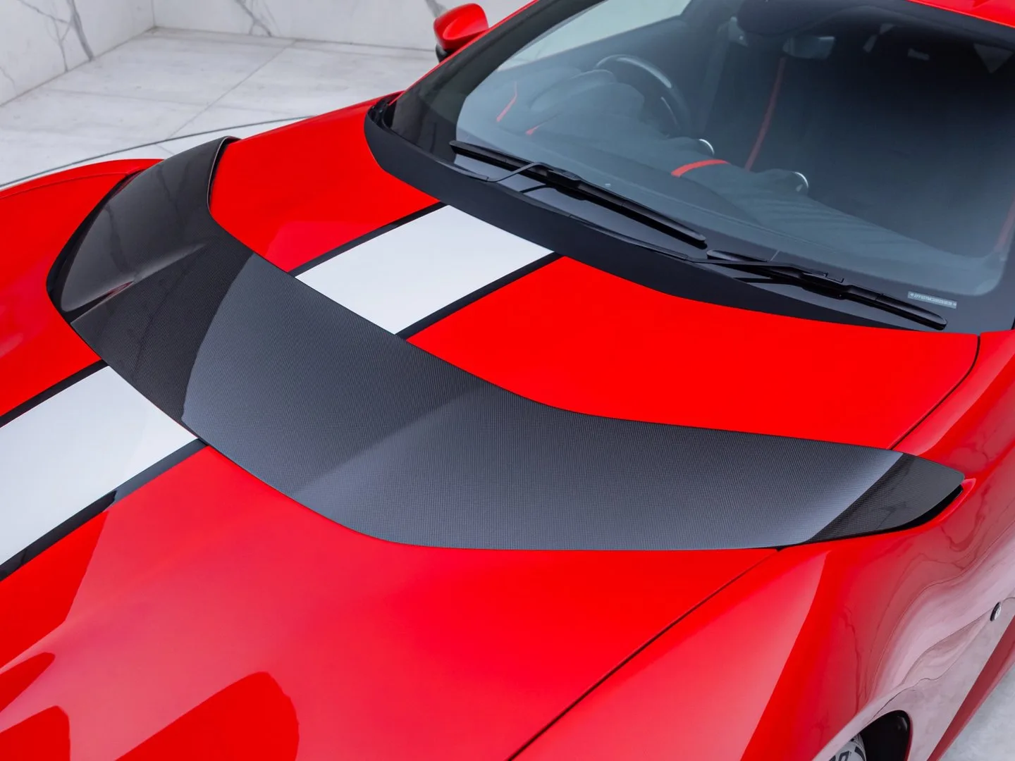 2023 Ferrari 812 Competizione, 16/30