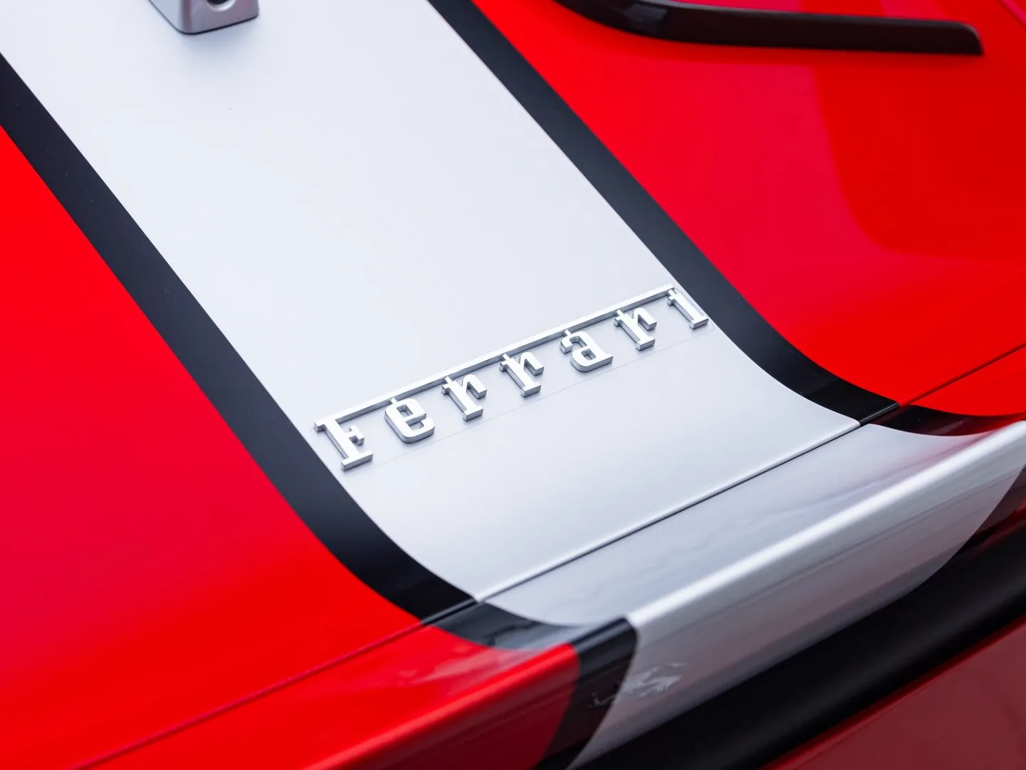 2023 Ferrari 812 Competizione, 21/30