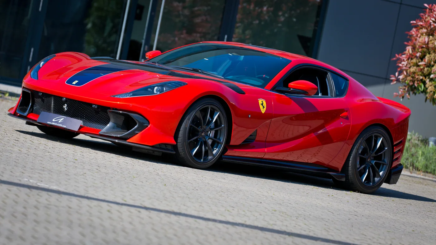 2023 Ferrari 812 Competizione offered by a specialist dealer in Cologne, Germany, photo 4 of 25