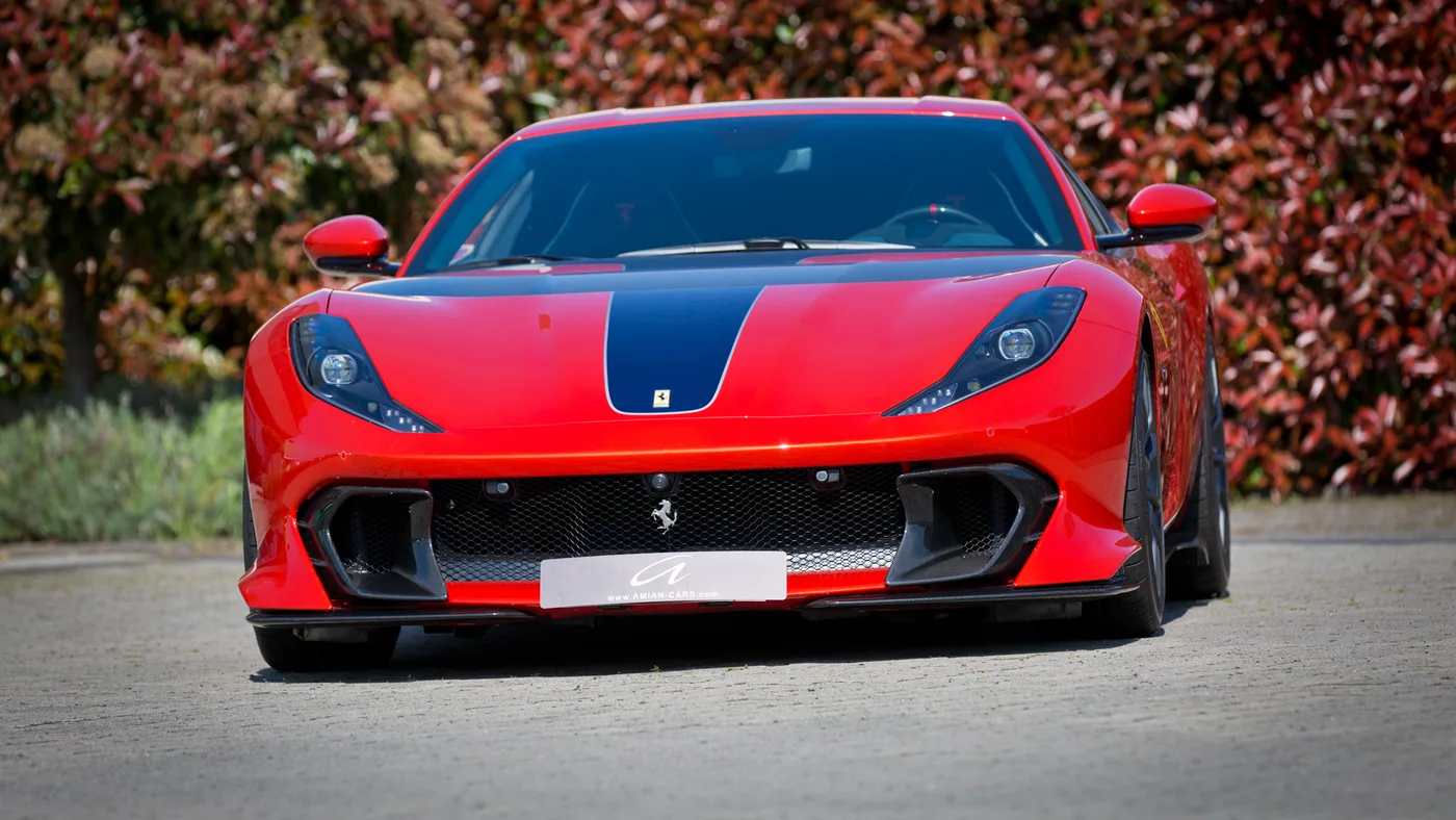 2023 Ferrari 812 Competizione offered by a specialist dealer in Cologne, Germany, photo 5 of 25