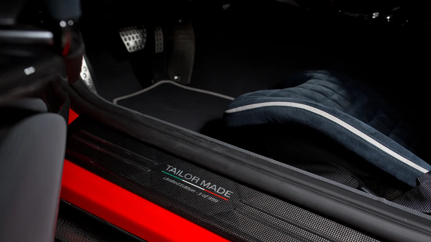 2023 Ferrari 812 Competizione offered by a specialist dealer in Cologne, Germany, photo 20 of 25