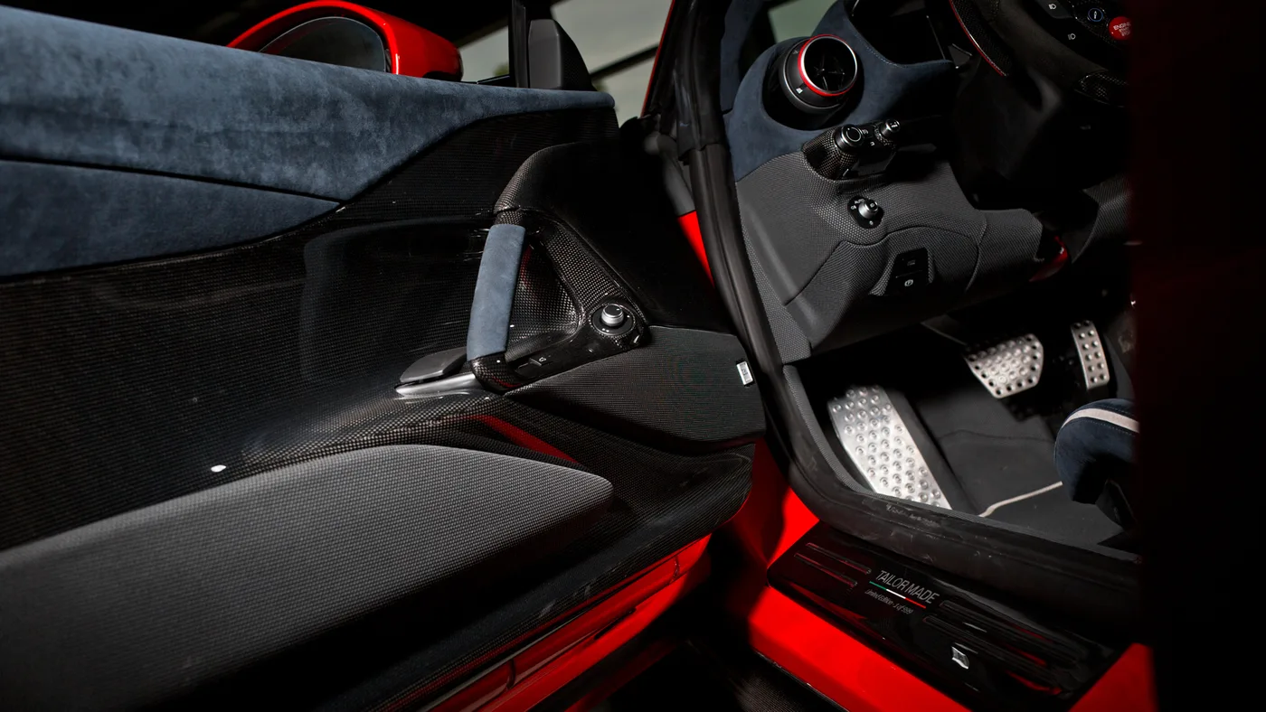 2023 Ferrari 812 Competizione offered by a specialist dealer in Cologne, Germany, photo 21 of 25
