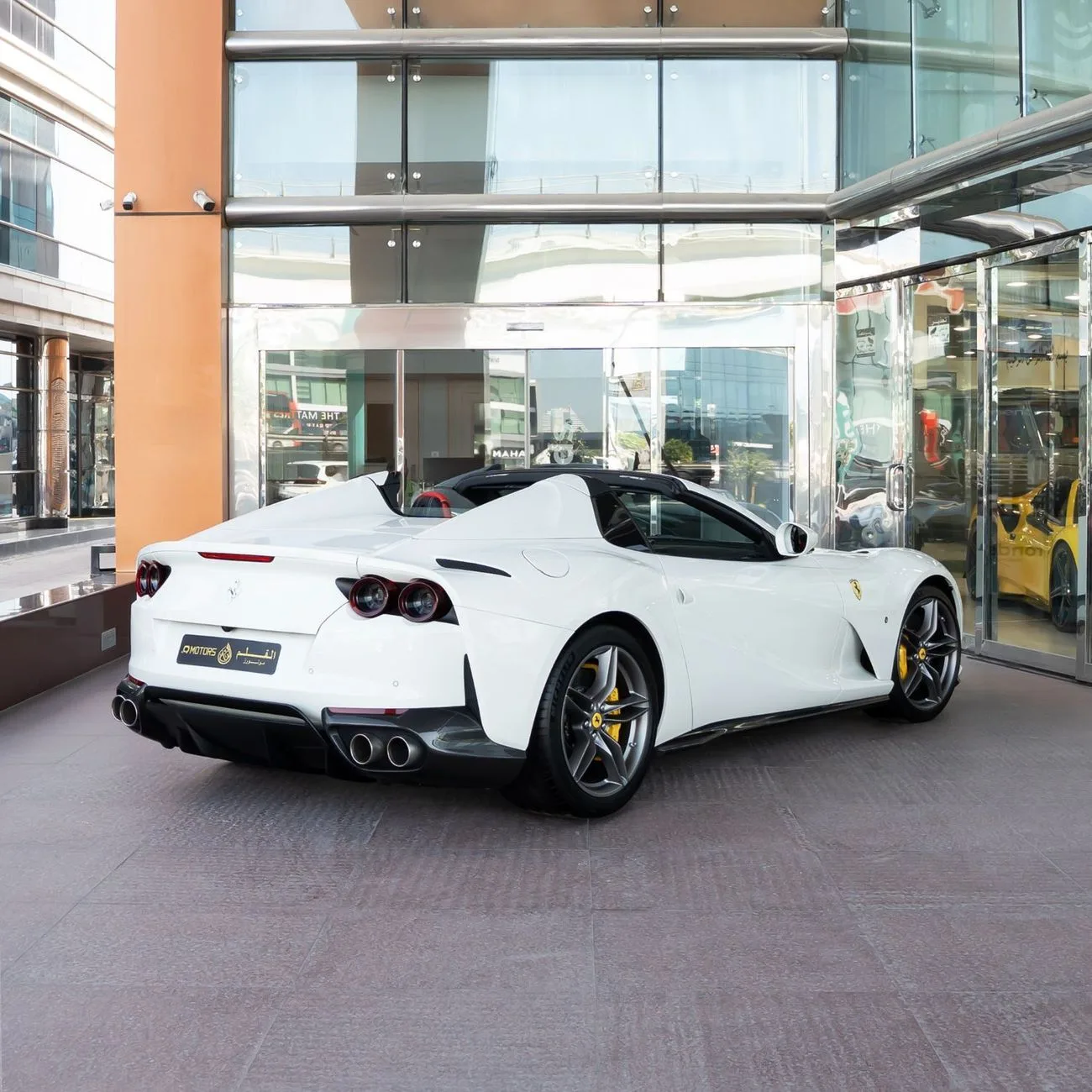 2023 Ferrari 812 GTS angeboten von einem Fachhändler in Dubai, Vereinigte Arabische Emirate, Foto 7 von 20