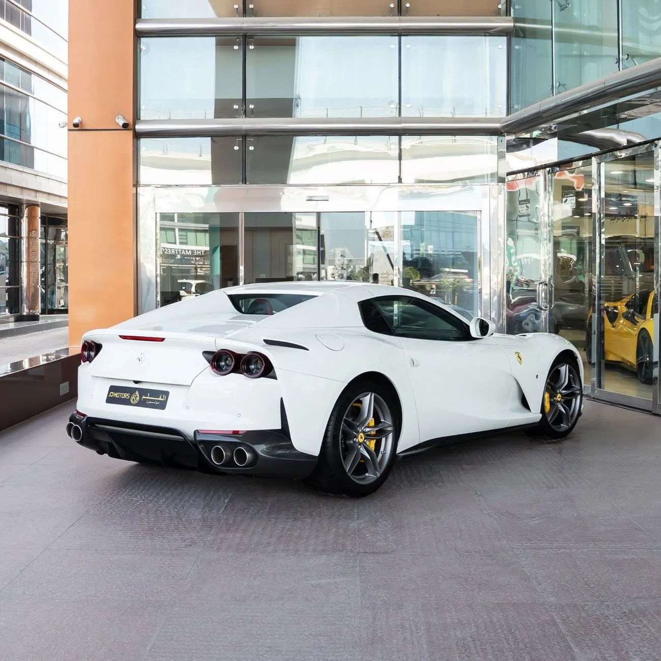 2023 Ferrari 812 GTS angeboten von einem Fachhändler in Dubai, Vereinigte Arabische Emirate, Foto 8 von 20