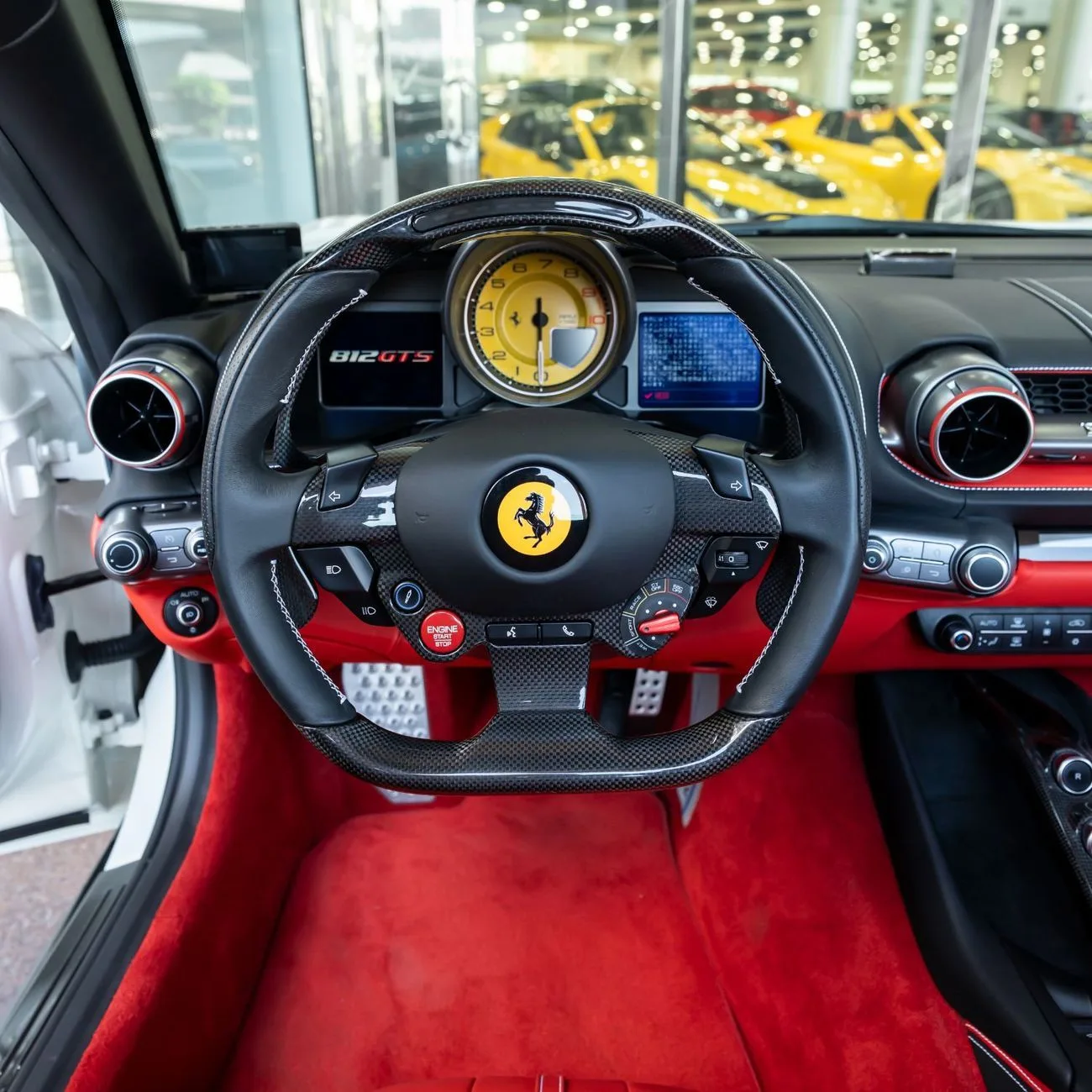 2023 Ferrari 812 GTS angeboten von einem Fachhändler in Dubai, Vereinigte Arabische Emirate, Foto 15 von 20