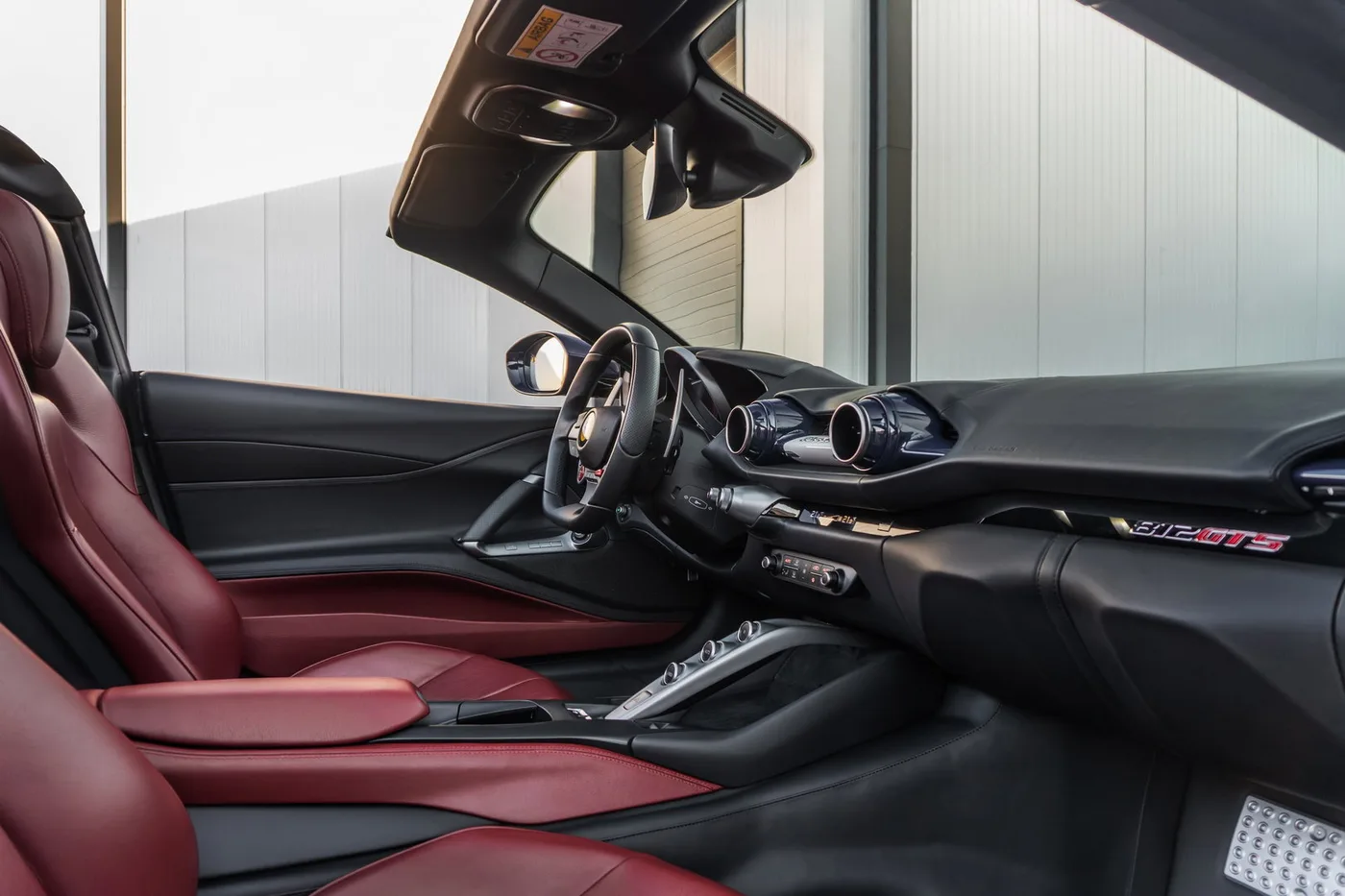 2023 Ferrari 812 GTS offered by a supercar dealer in Woerden, Netherlands, photo 5 of 25