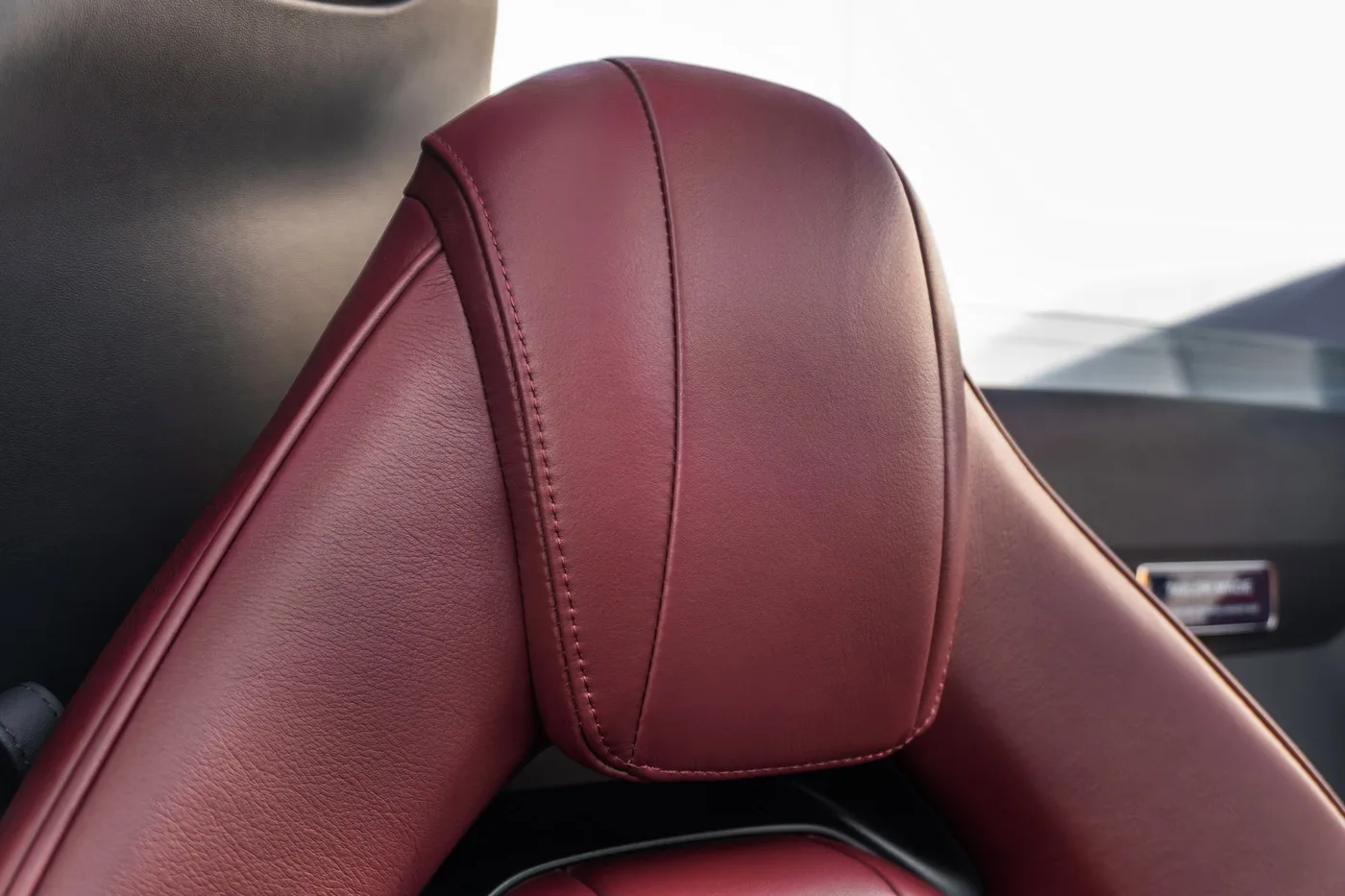 2023 Ferrari 812 GTS offered by a supercar dealer in Woerden, Netherlands, photo 11 of 25