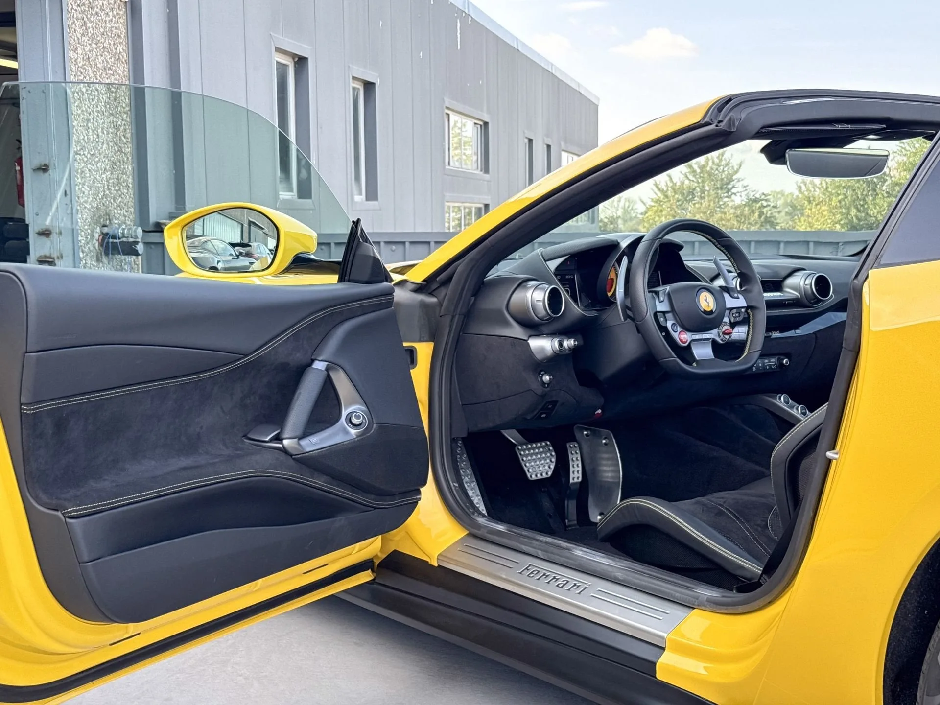 2023 Ferrari 812 GTS, 7/23