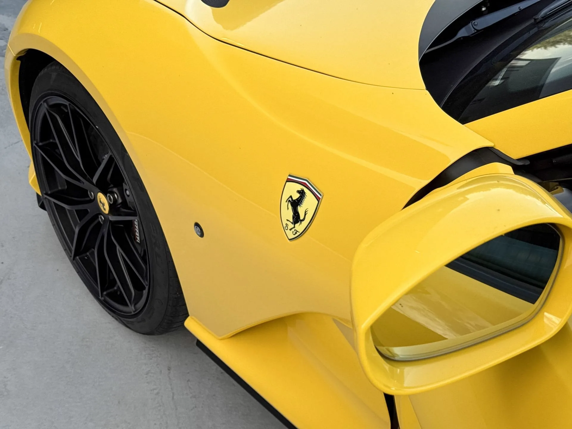 2023 Ferrari 812 GTS, 14/23