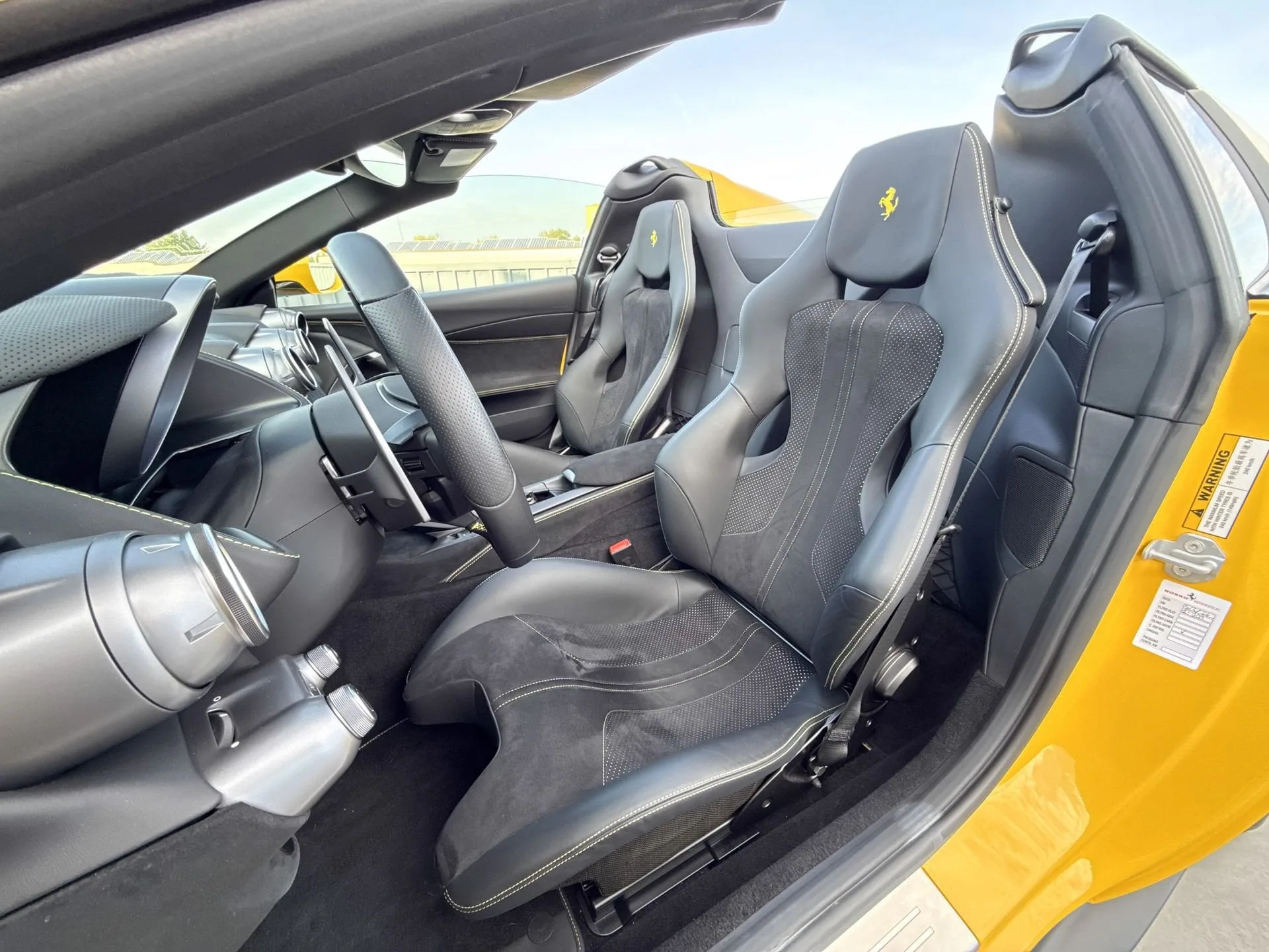 2023 Ferrari 812 GTS, 17/23