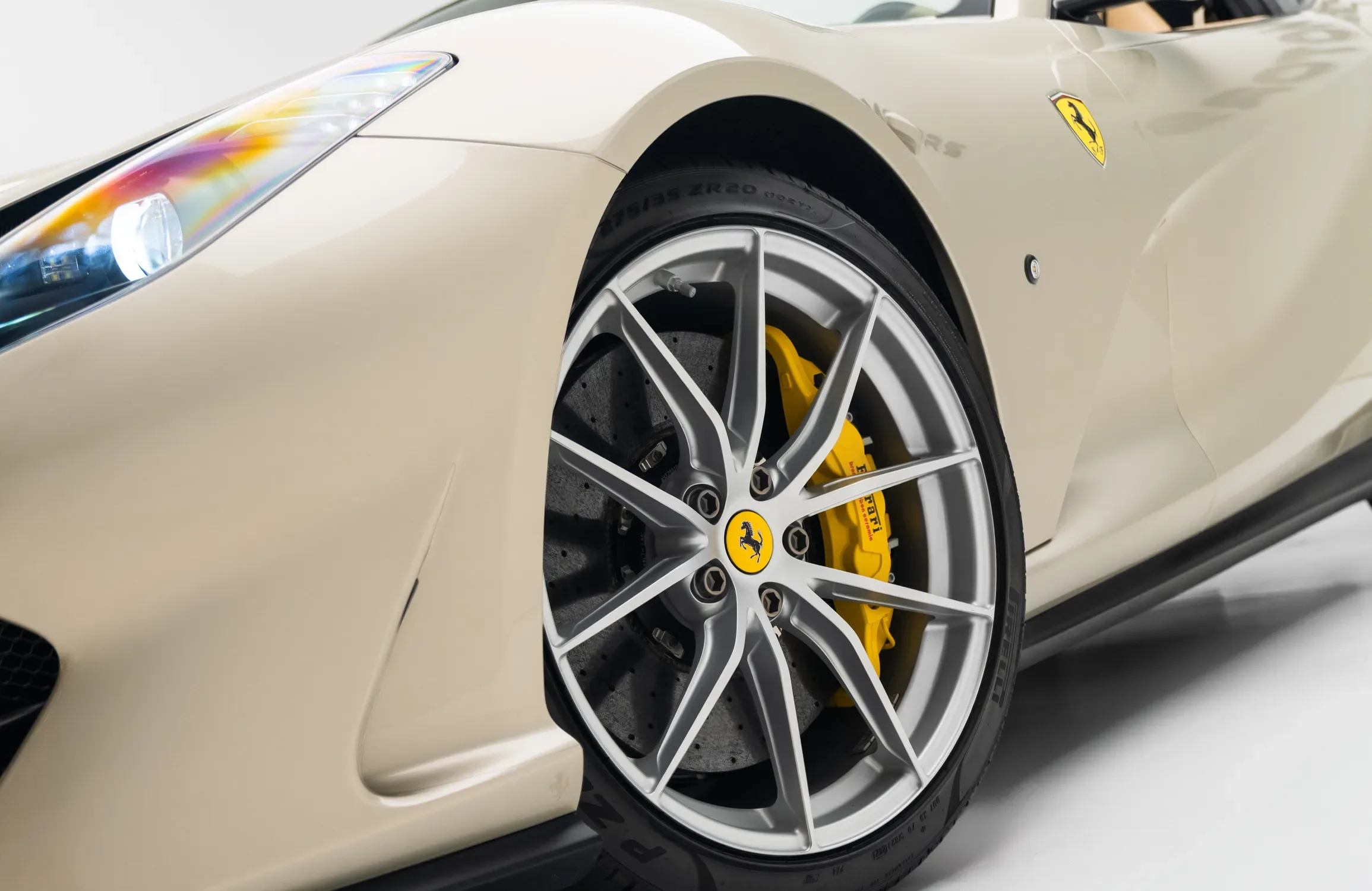 2023 Ferrari 812 GTS, 5/28