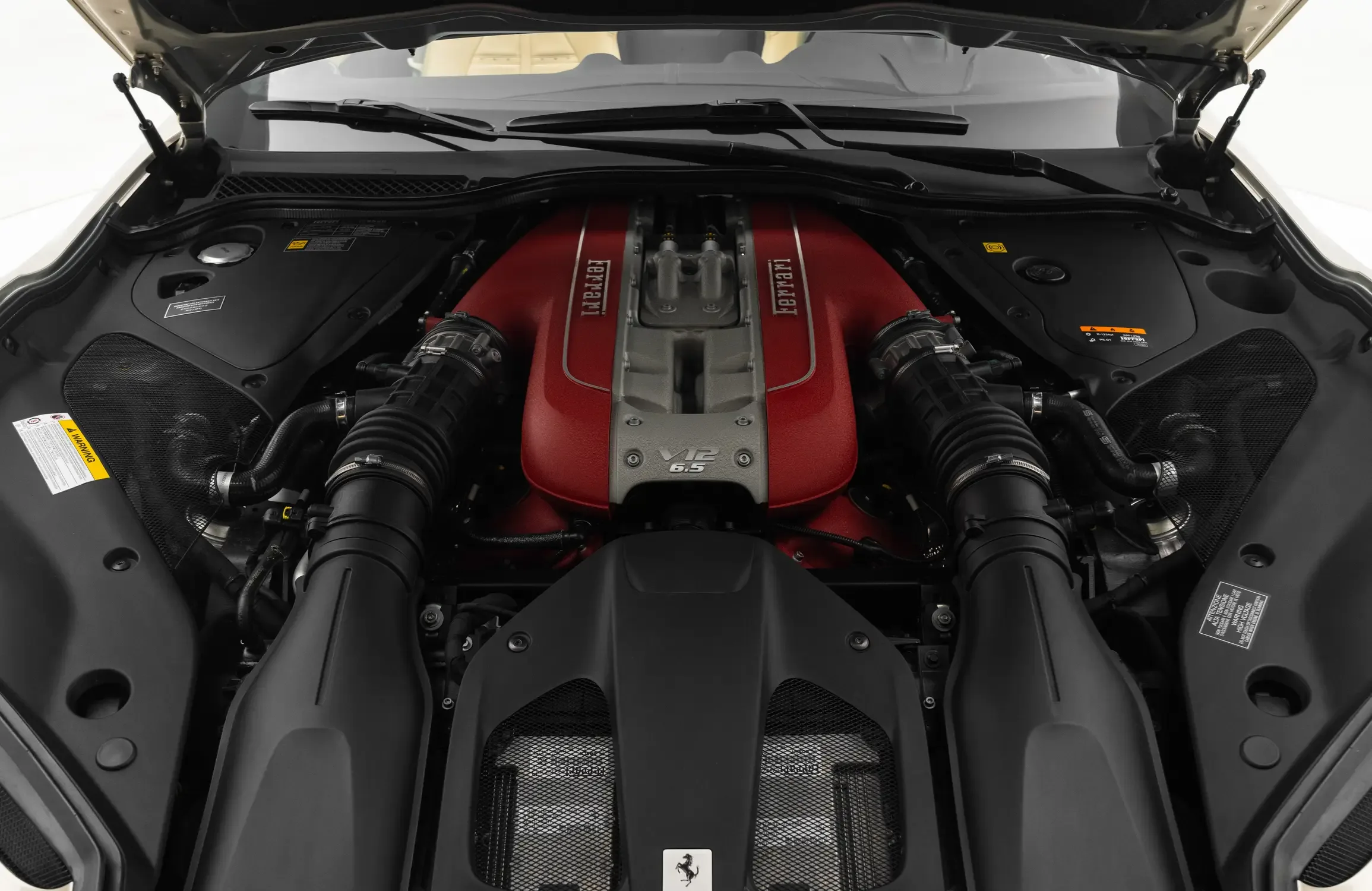 2023 Ferrari 812 GTS, 9/28