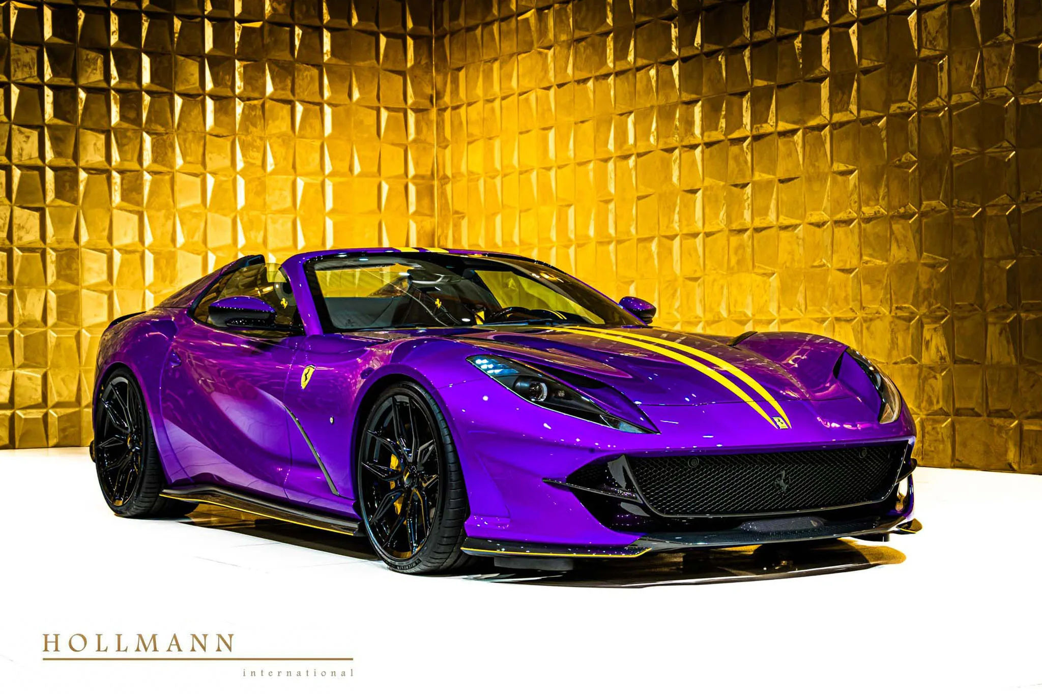 2023 Ferrari 812 GTS angeboten von einem Fachhändler in Stuhr, Deutschland, Hauptfoto