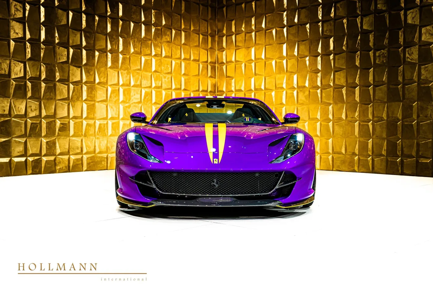 2023 Ferrari 812 GTS proposée par un concessionnaire spécialisé à Stuhr, Allemagne, photo 3 sur 8