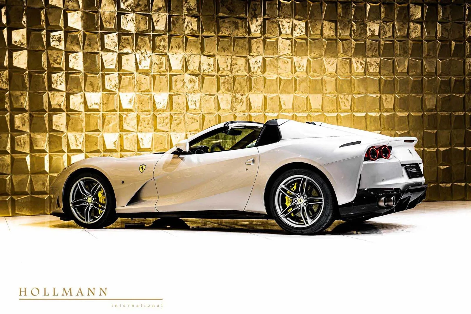 2023 Ferrari 812 GTS, 3/7