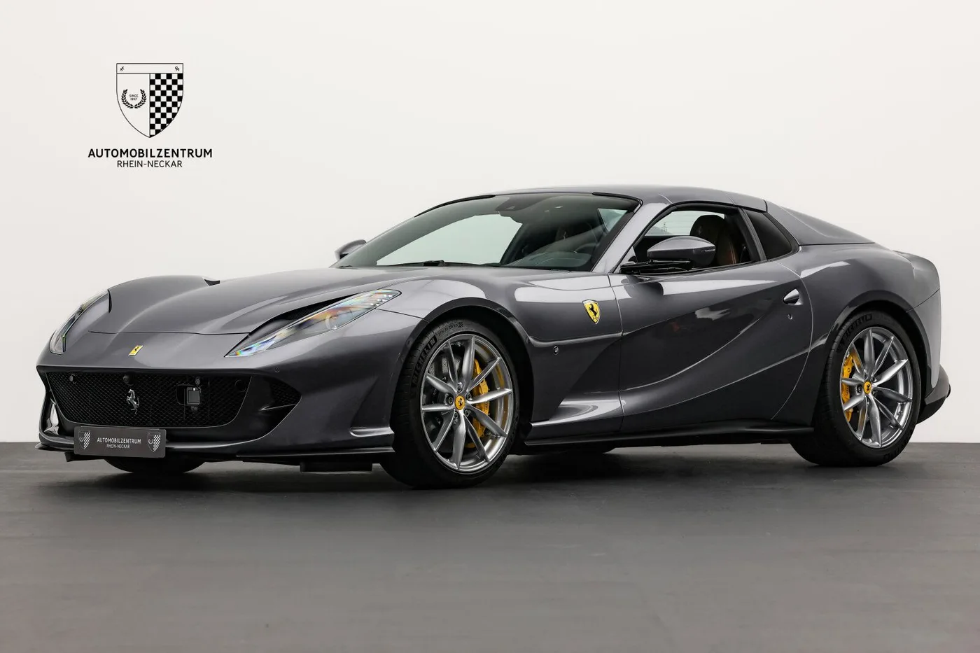 2023 Ferrari 812 GTS angeboten von einem Supersportwagenhändler in Viernheim, Deutschland, Foto 3 von 25