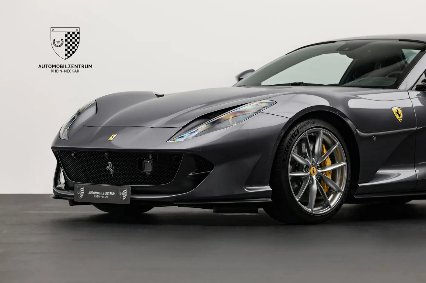 2023 Ferrari 812 GTS angeboten von einem Supersportwagenhändler in Viernheim, Deutschland, Foto 9 von 25