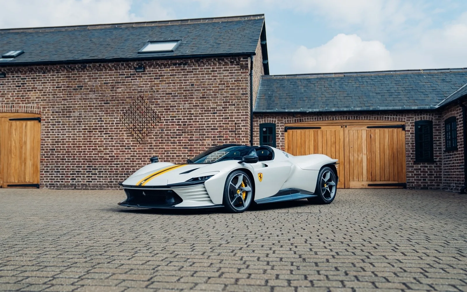 2023 Ferrari Daytona SP3 angeboten von einem Fachhändler in Chorleywood, Vereinigtes Königreich, Hauptfoto