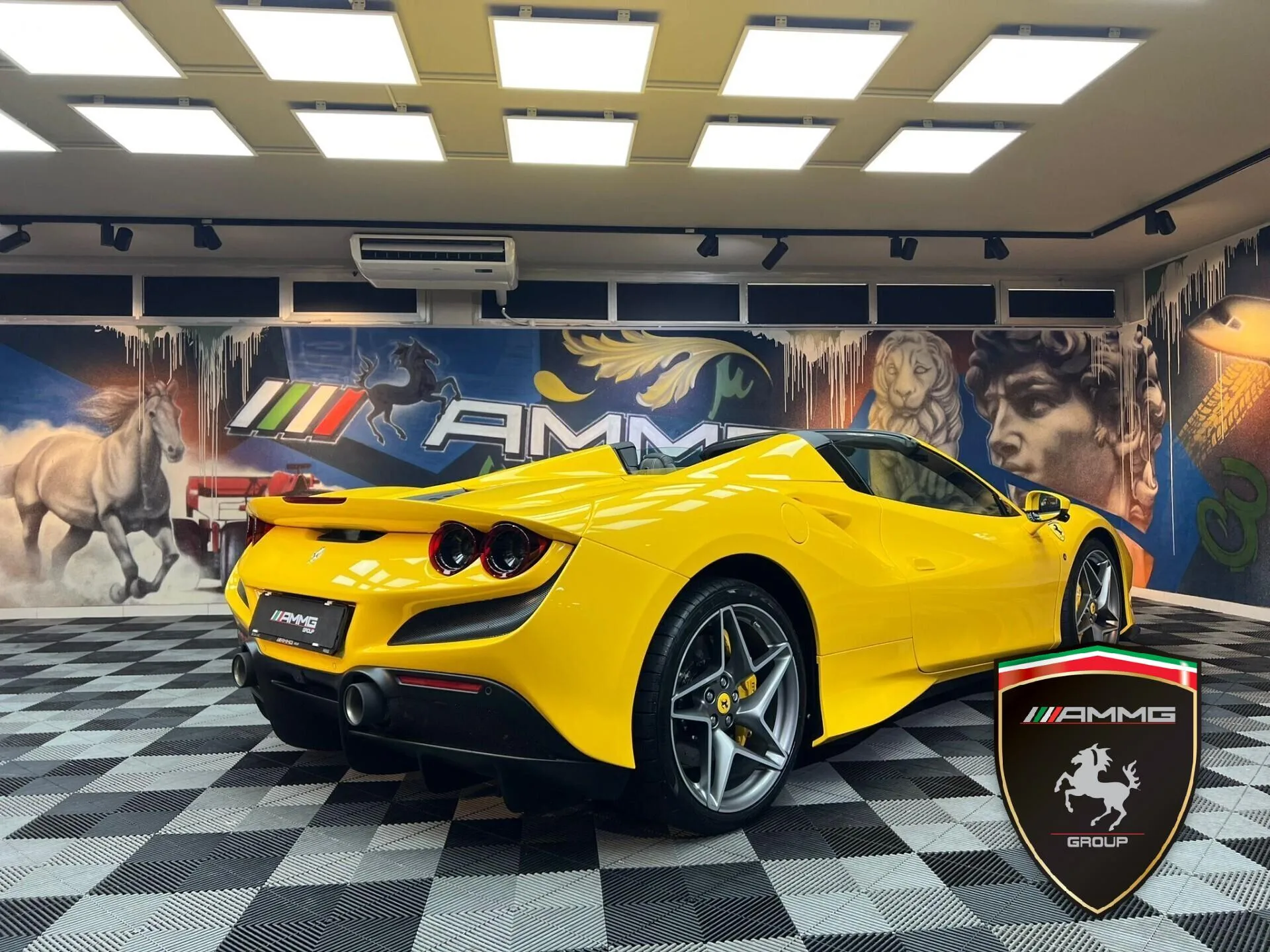 2023 Ferrari F8 Spider, 4/15