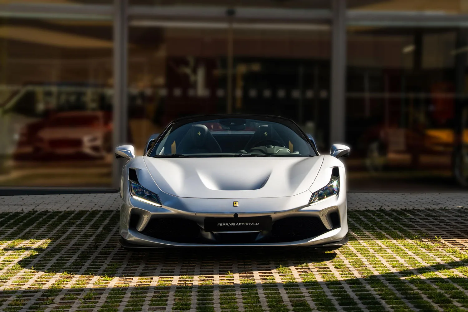 2023 Ferrari F8 Spider angeboten von einem Fachhändler in San Pedro Alcántara, Spanien, Hauptfoto