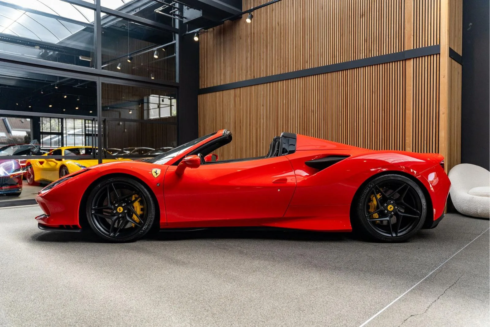 2023 Ferrari F8 Spider, 3/30