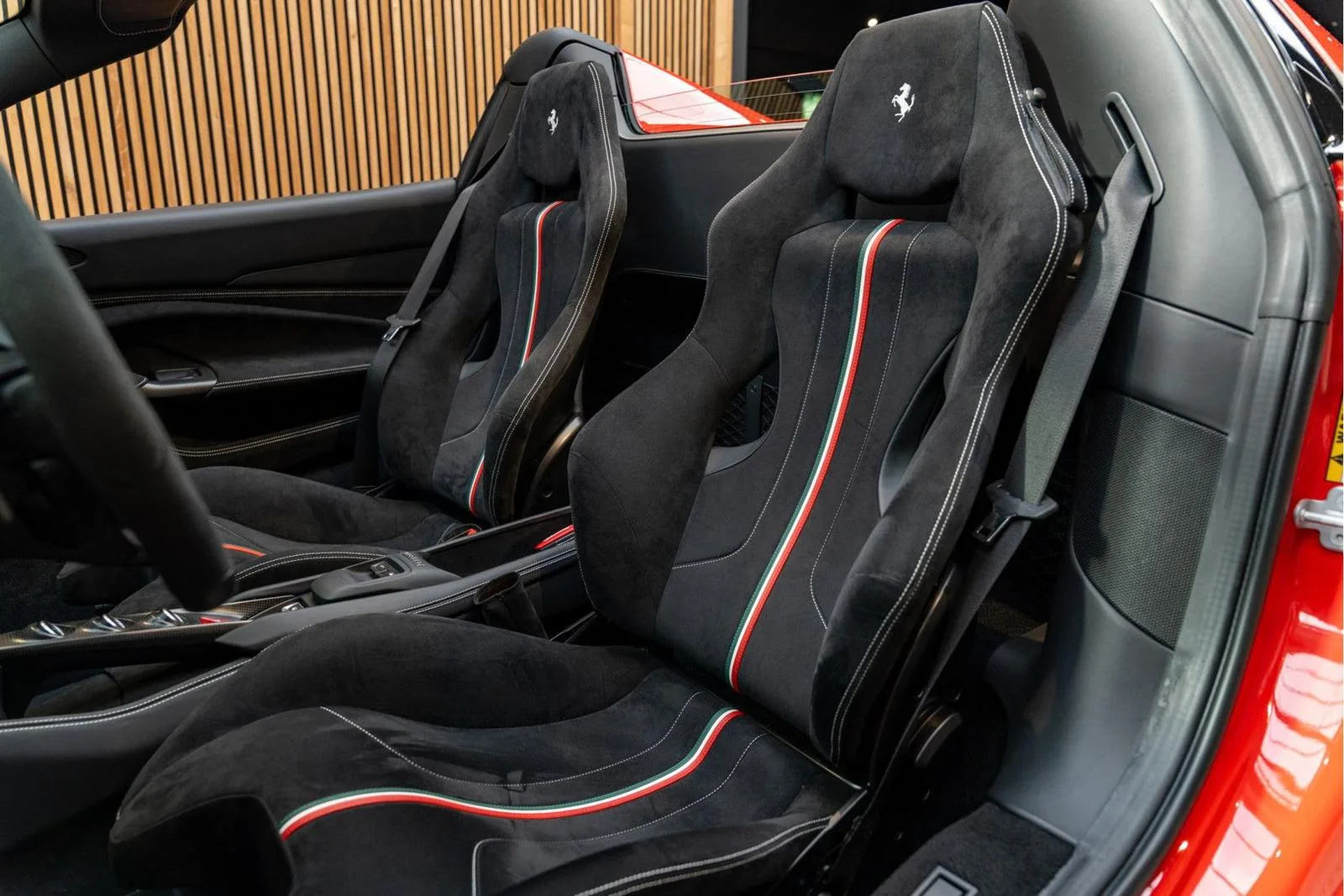 2023 Ferrari F8 Spider, 9/30
