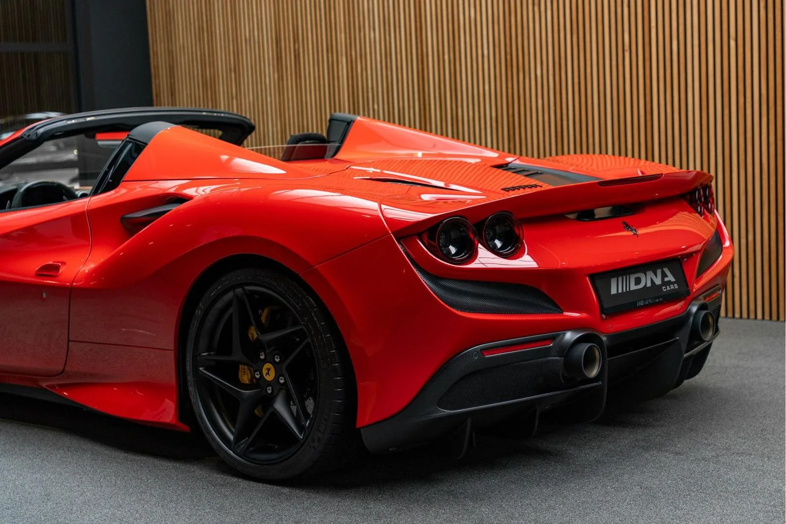 2023 Ferrari F8 Spider, 10/30